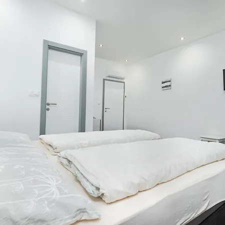 Gostinjska kuća And Flora Porec