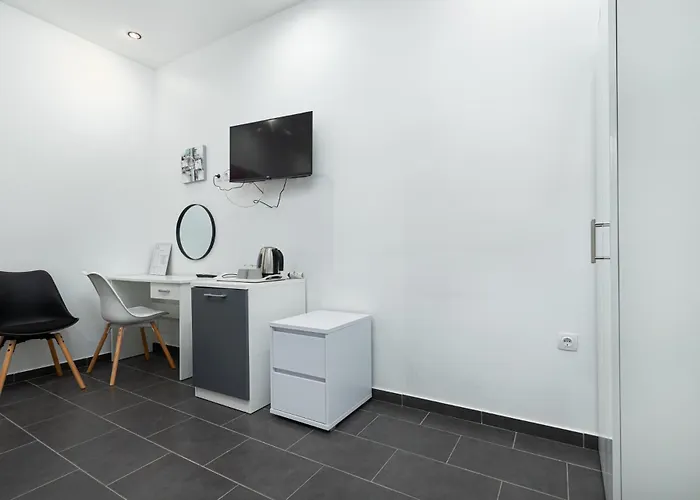 And Flora Gostinjska kuća 3*