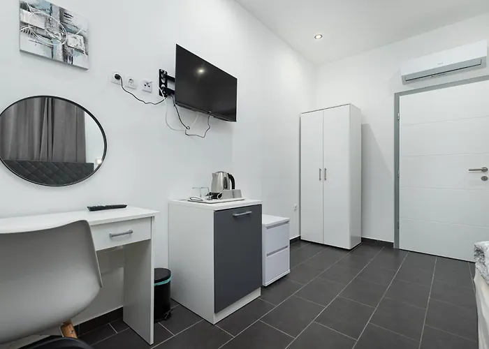 And Flora Gostinjska kuća