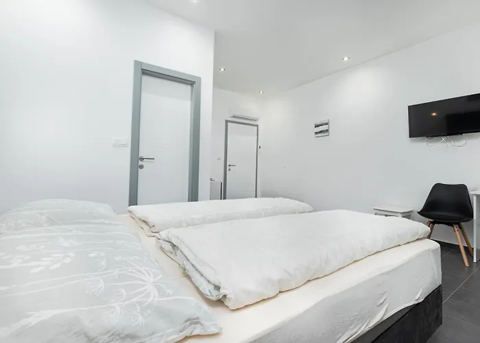 Gostinjska kuća And Flora Porec