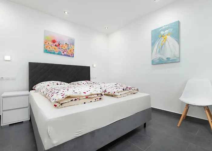 And Flora Gostinjska kuća