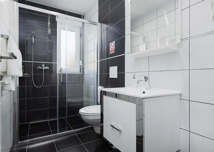 And Flora Gostinjska kuća 3*