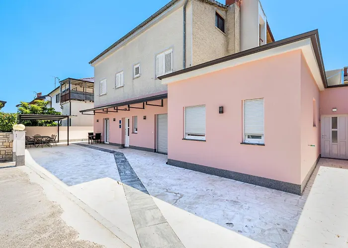 Gostinjska kuća And Flora