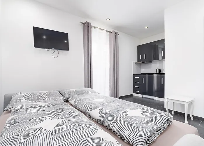 Gostinjska kuća And Flora Porec