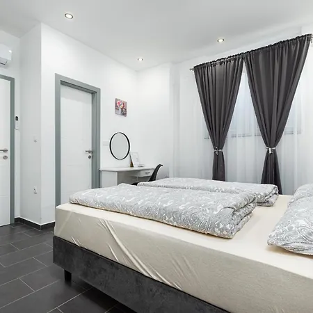 Guest house And Flora Porec