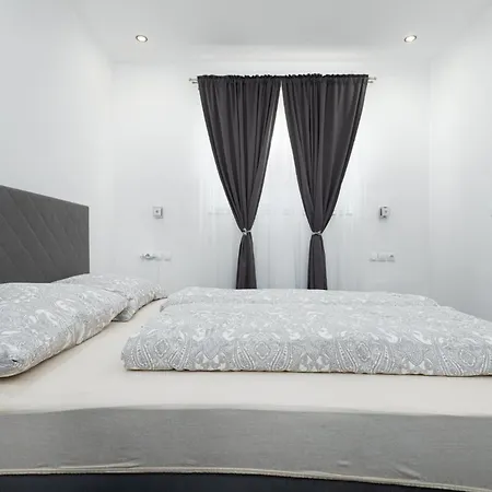 And Flora Guest house Porec