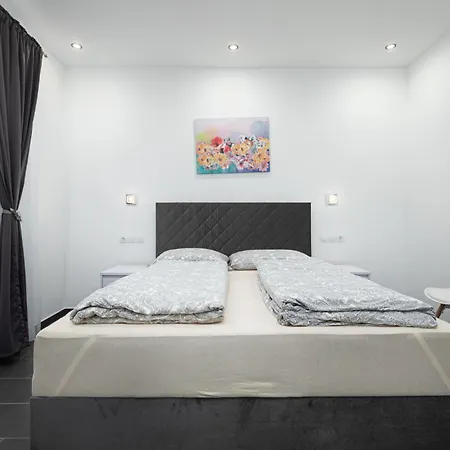 And Flora Gasthuis 3*