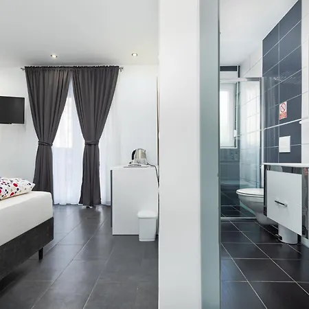 Gasthuis And Flora Poreč