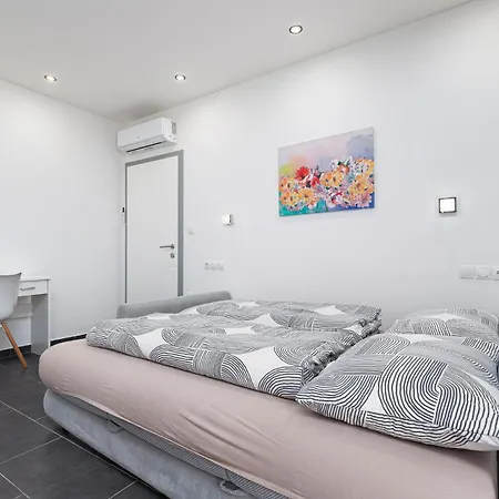 Gasthuis And Flora 3*